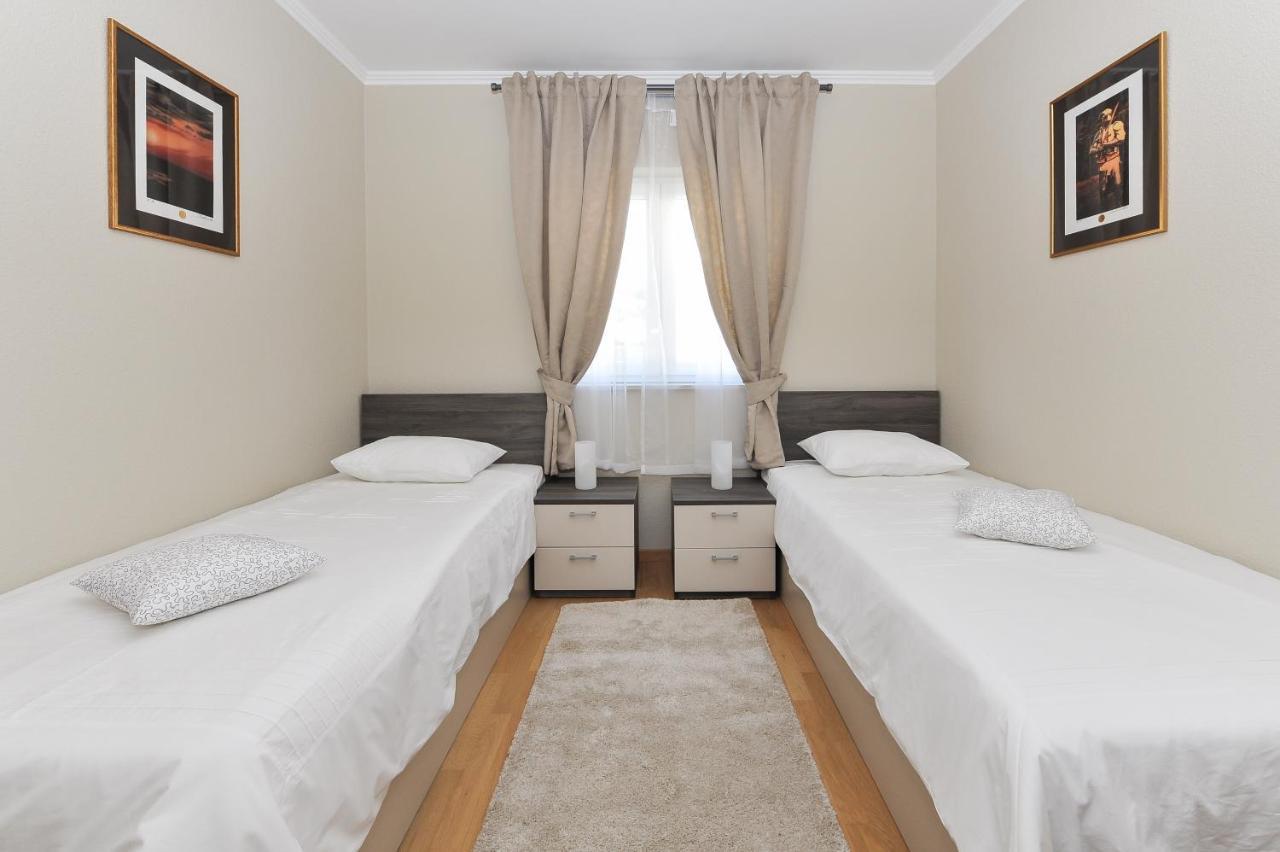 Apartmani Peric 1 Meka Draga Obrovac Exterior foto