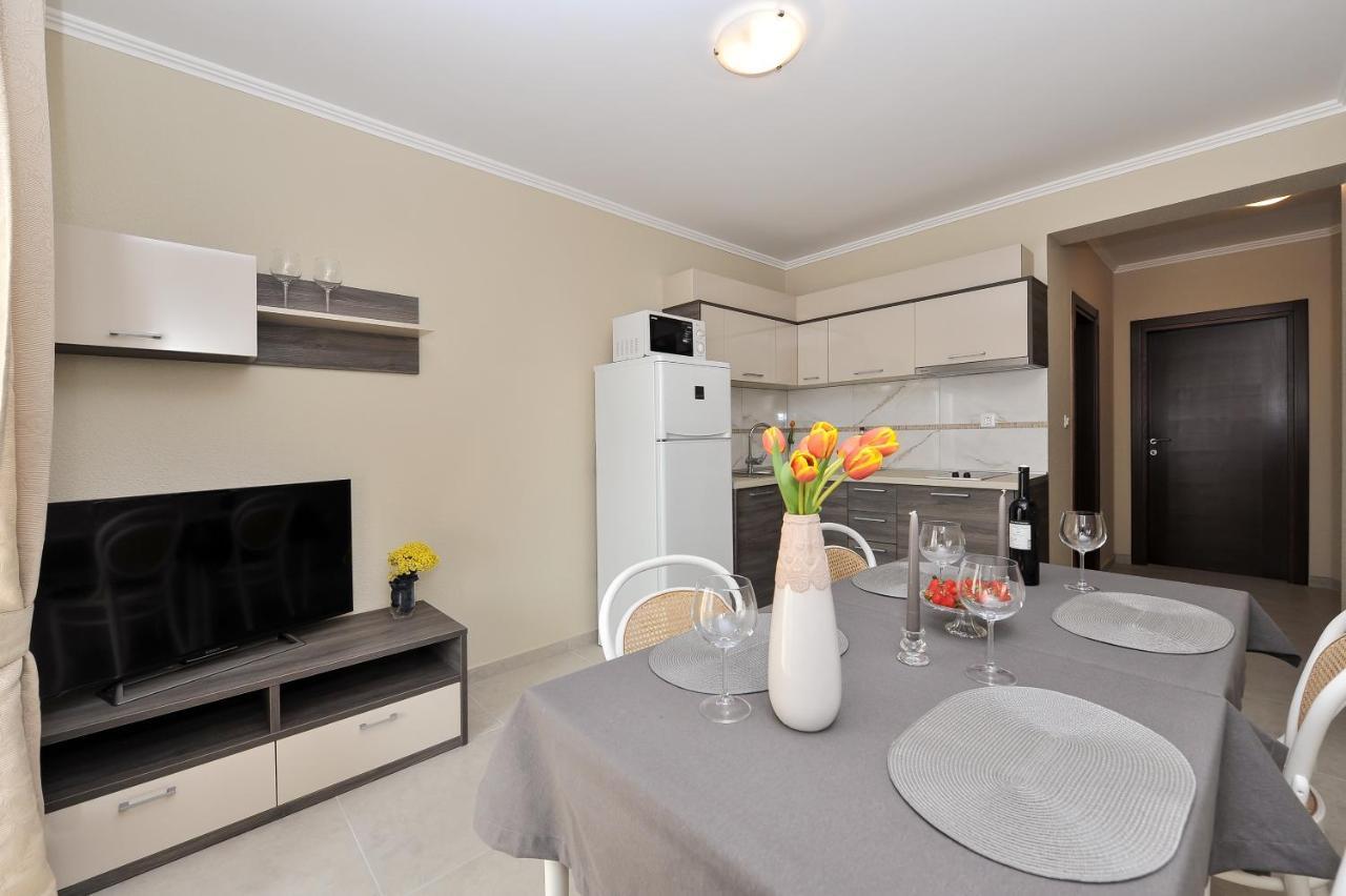 Apartmani Peric 1 Meka Draga Obrovac Exterior foto