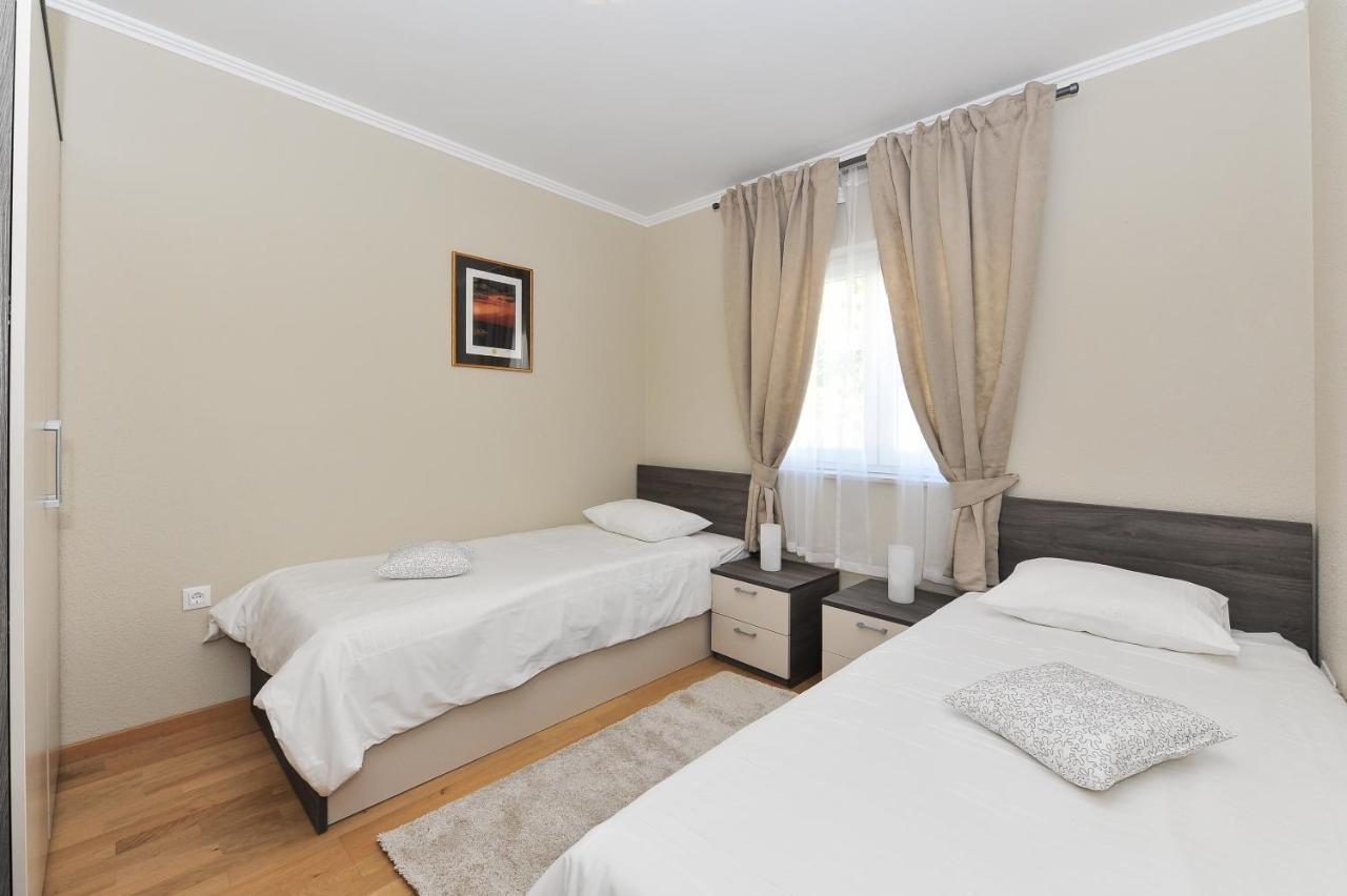 Apartmani Peric 1 Meka Draga Obrovac Exterior foto